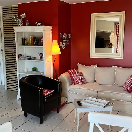 Elegant 2p A : Terrasse, Proche Et Port - Fr-1-487-339 דירה